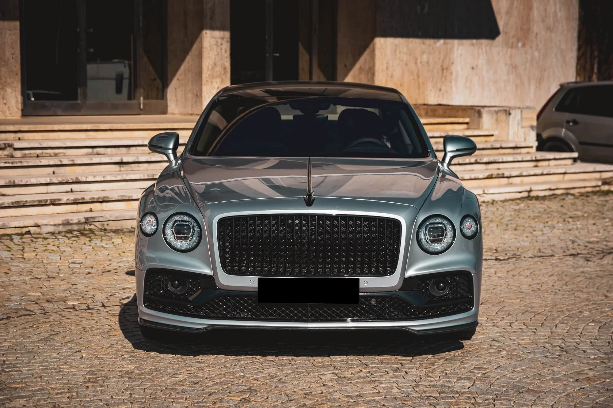 bentley-flying-spur-v8-silver-1