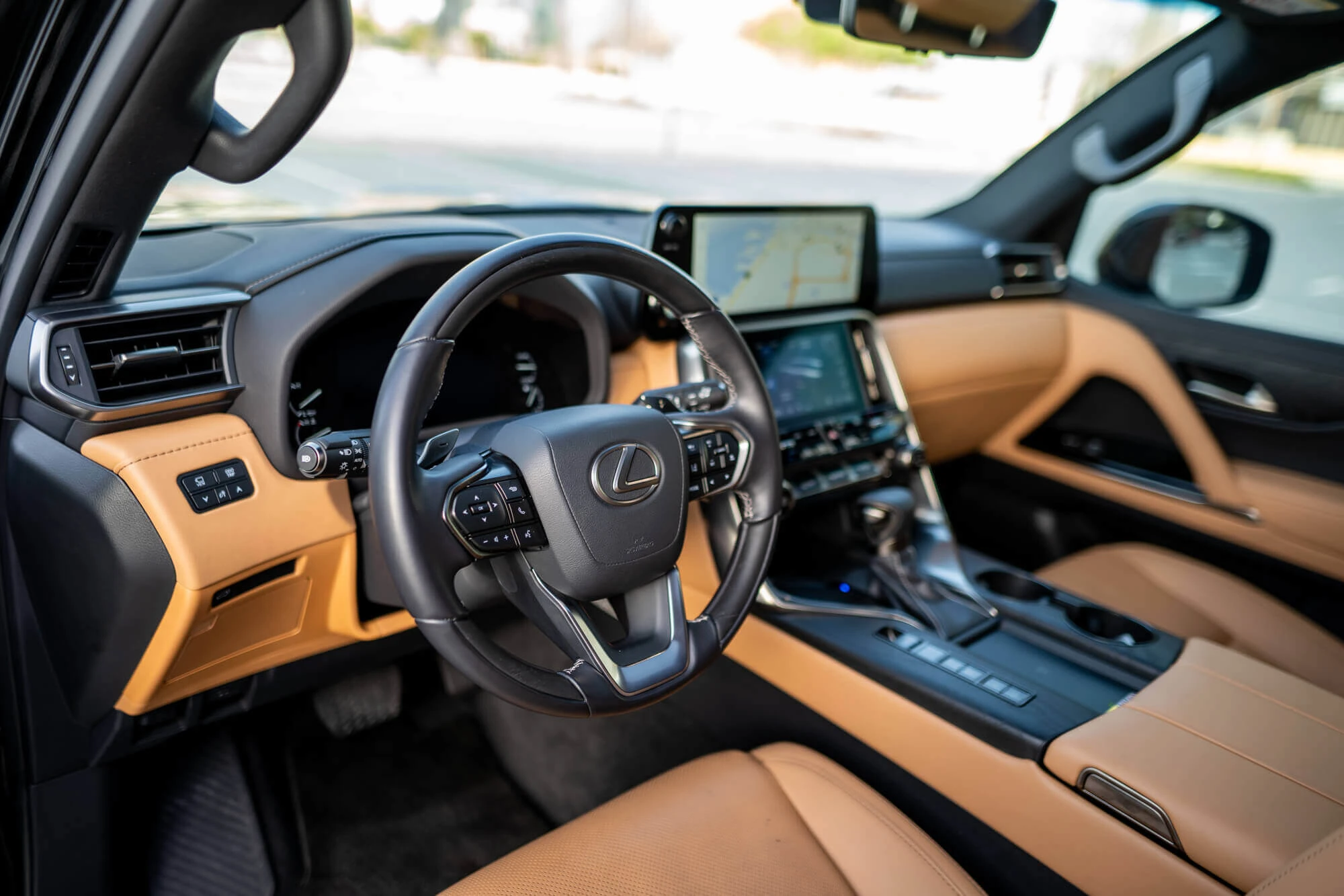 lexus-lx600-black-18