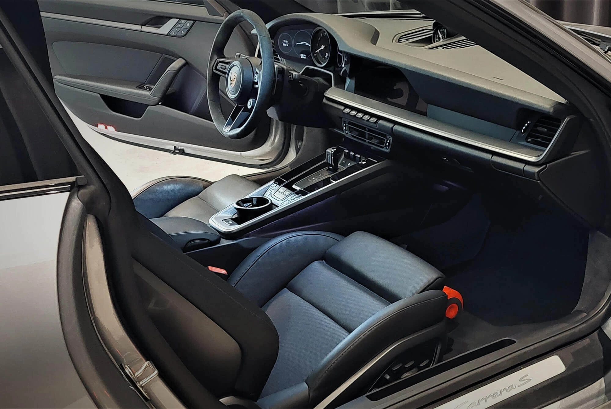 porsche-911-silver-5